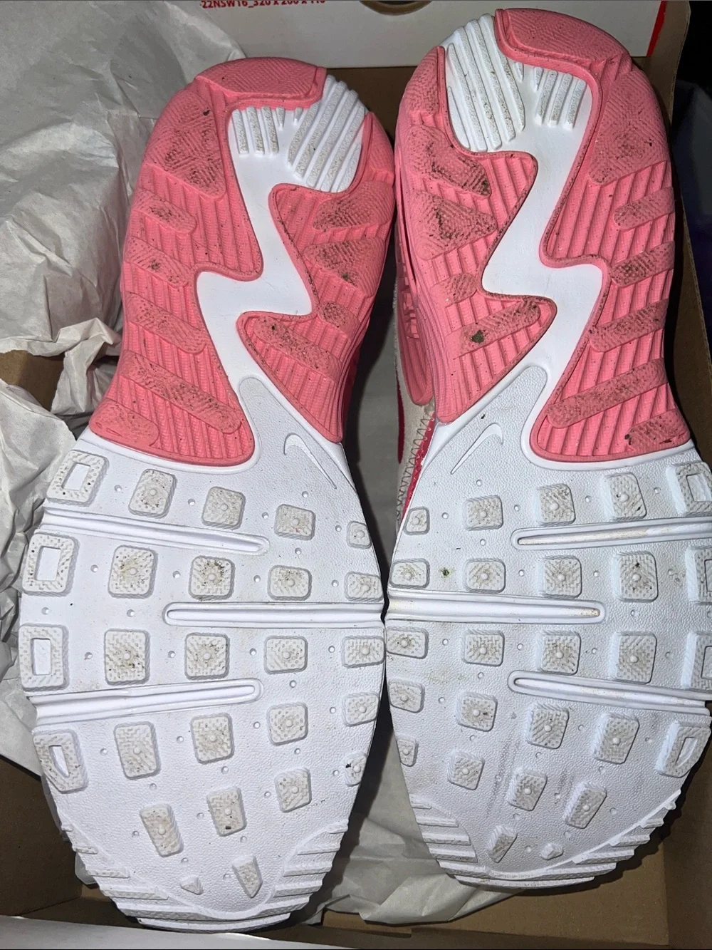 Women’s Nike Air Max Excee - Picture 2 of 7